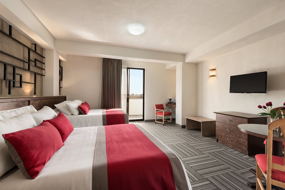 Ramada Plaza by Wyndham Leon 22/54