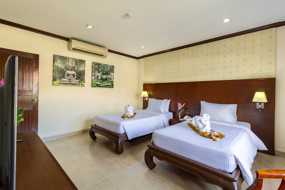 Deluxe, Apartment, Twin Beds, Pool Side