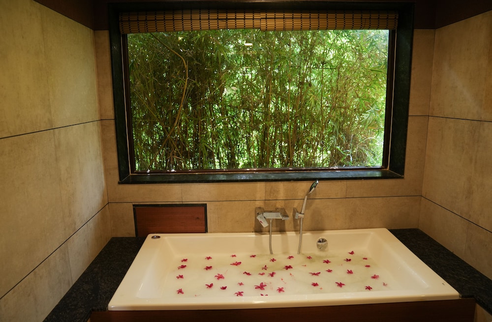 Gokulam Grand Resort and Spa Kumarakom 49/50