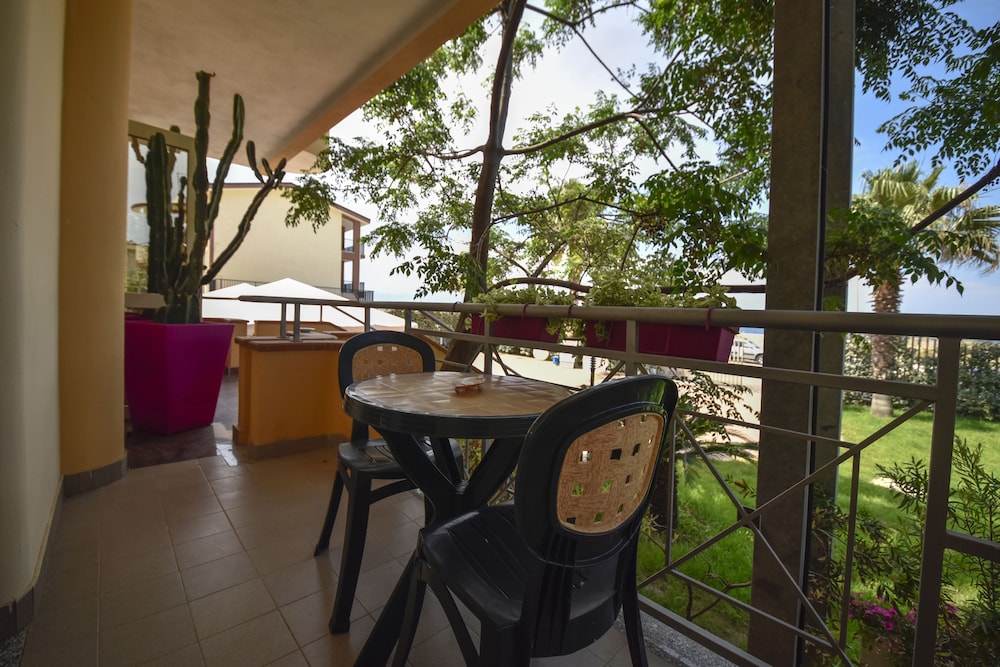 Hotel La Villa 30/50