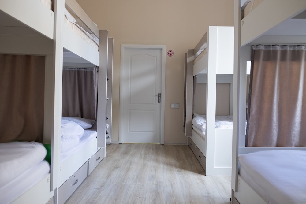 Travel Inn Hostel 16/42