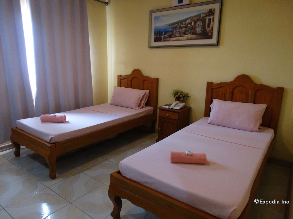 Rodolfo Royale Hotel 7/55