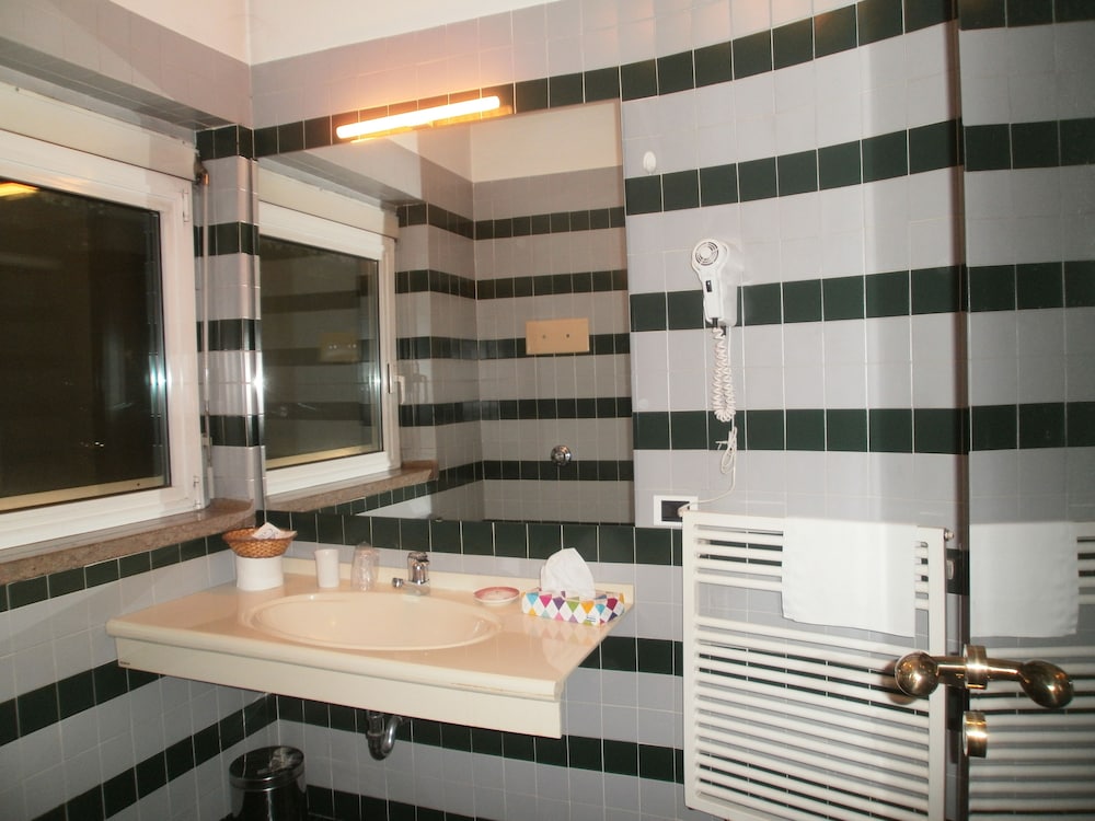 Albergo Villa & Roma 44/49