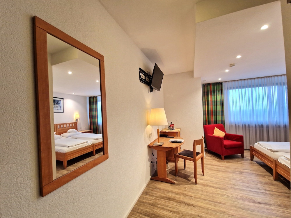 Badhotel Restaurant Stauferland 48/75
