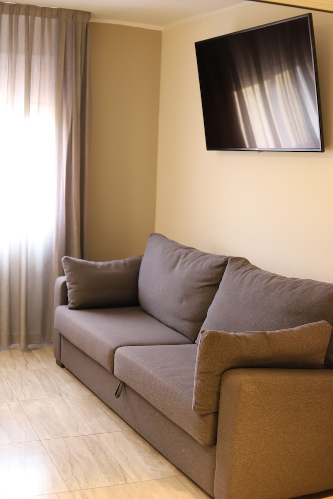 NEW HOTEL COLON 44/61