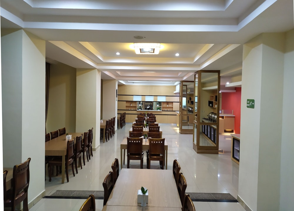 Hotel Rangkayo Basa Padang Panjang 24/36
