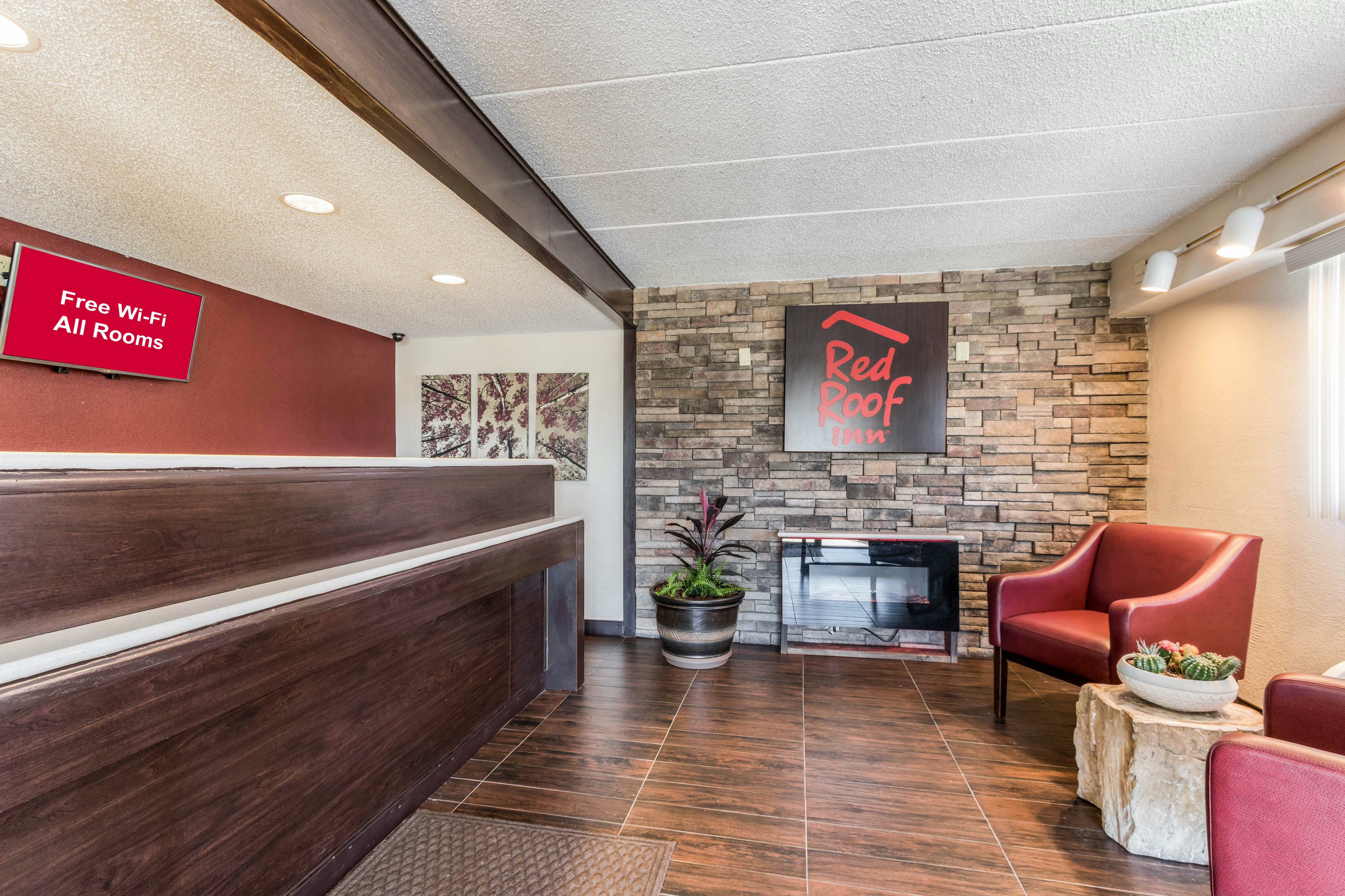 Red Roof Inn Columbia Mo 8/19