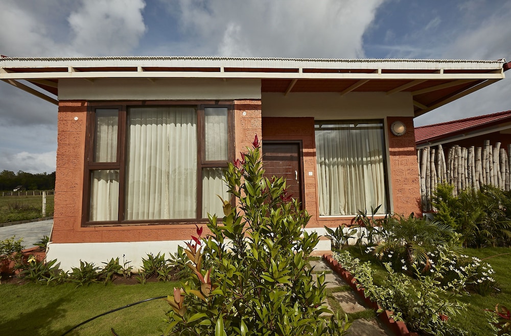 Sixth Element Luxury Resort 3/50