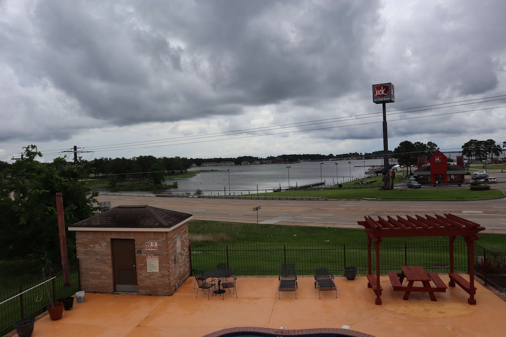 Best Western Lake Conroe Inn 7/36