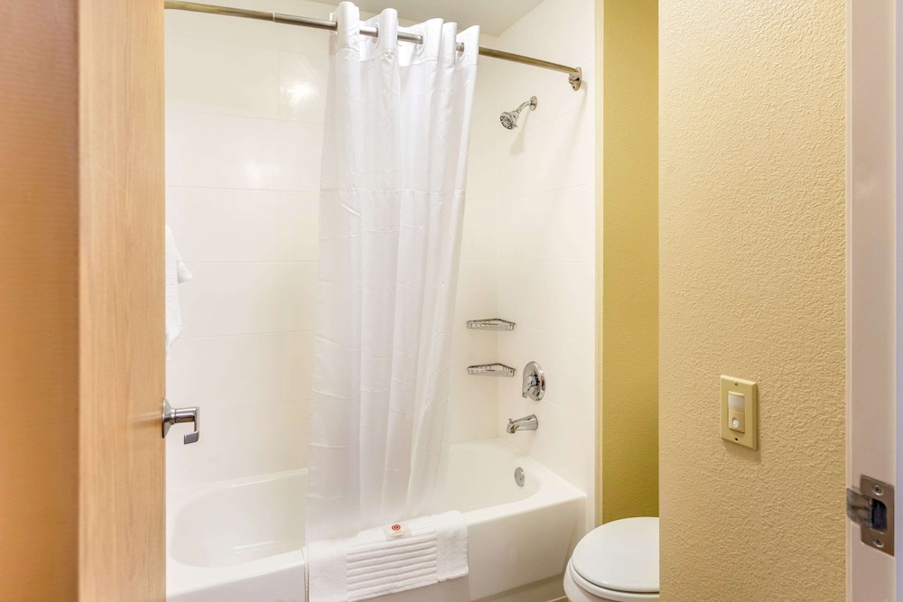 Comfort Inn DeKalb - University Area 9/26