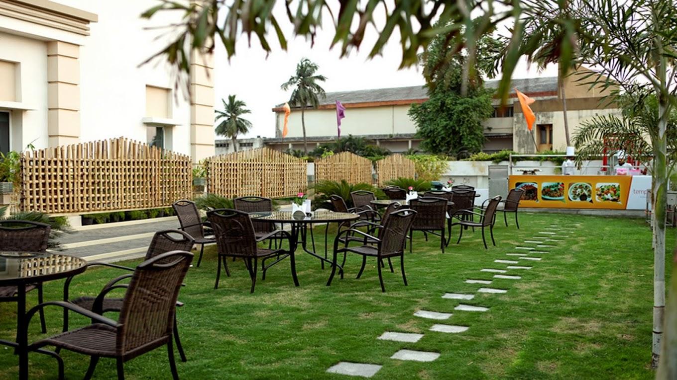 HOTEL SHELTON RAJAMAHENDRI 23/24
