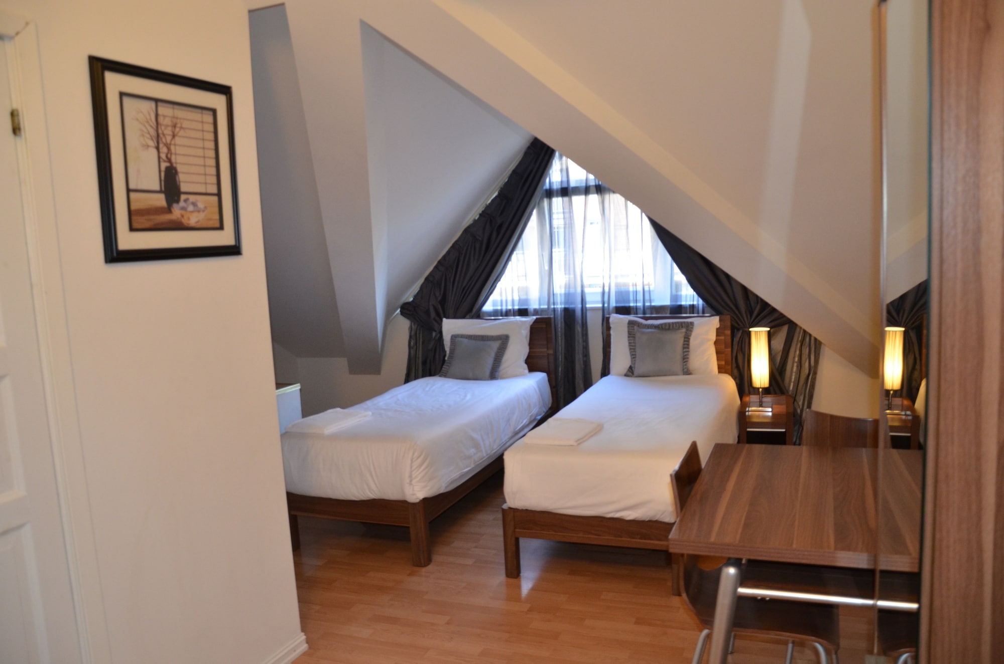BUDGET, DOUBLE BED