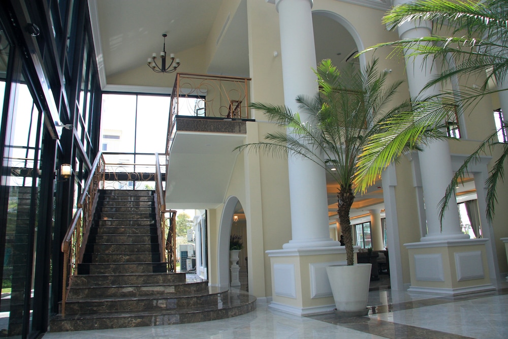 The Green View Hotel 9/50