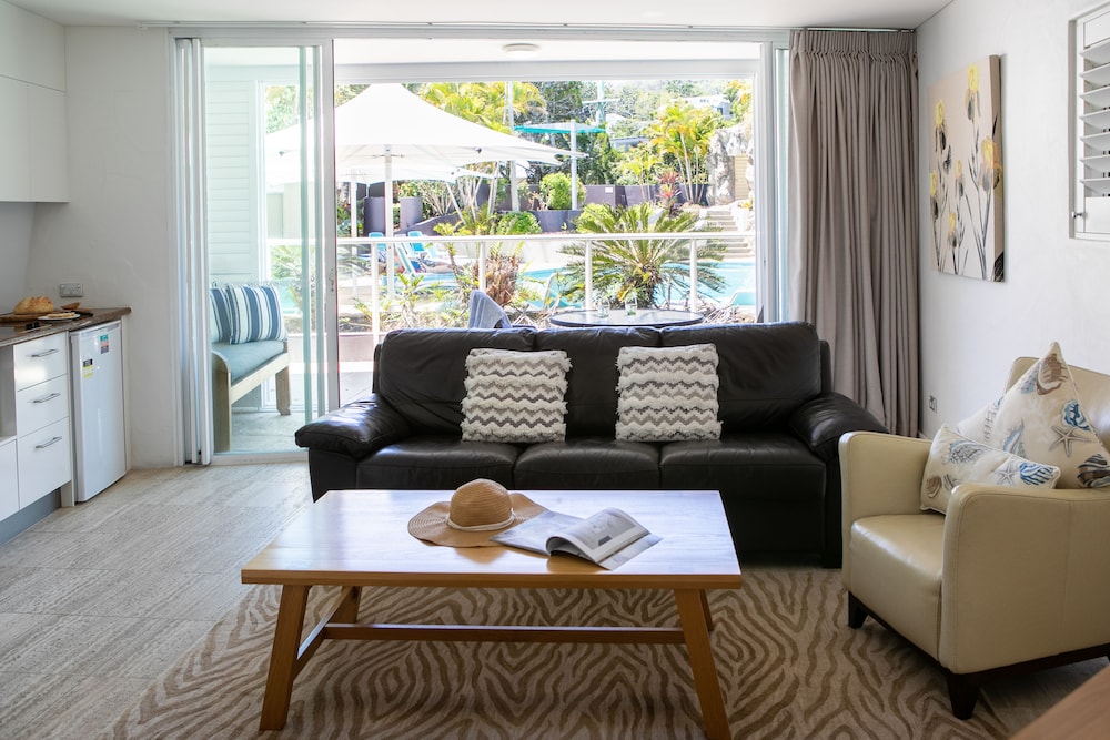 NOOSA BLUE RESORT 57/76