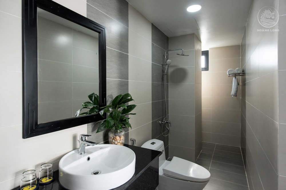 Hoang Long Hotel 47/50