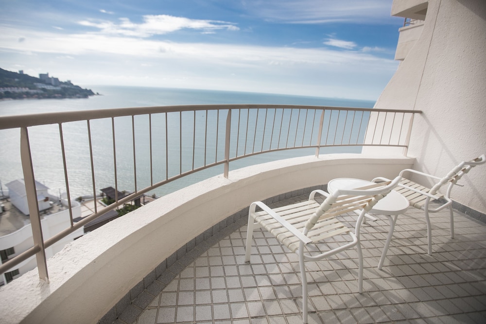 Rainbow Paradise Premium Resort Tanjung Bungah 35/50