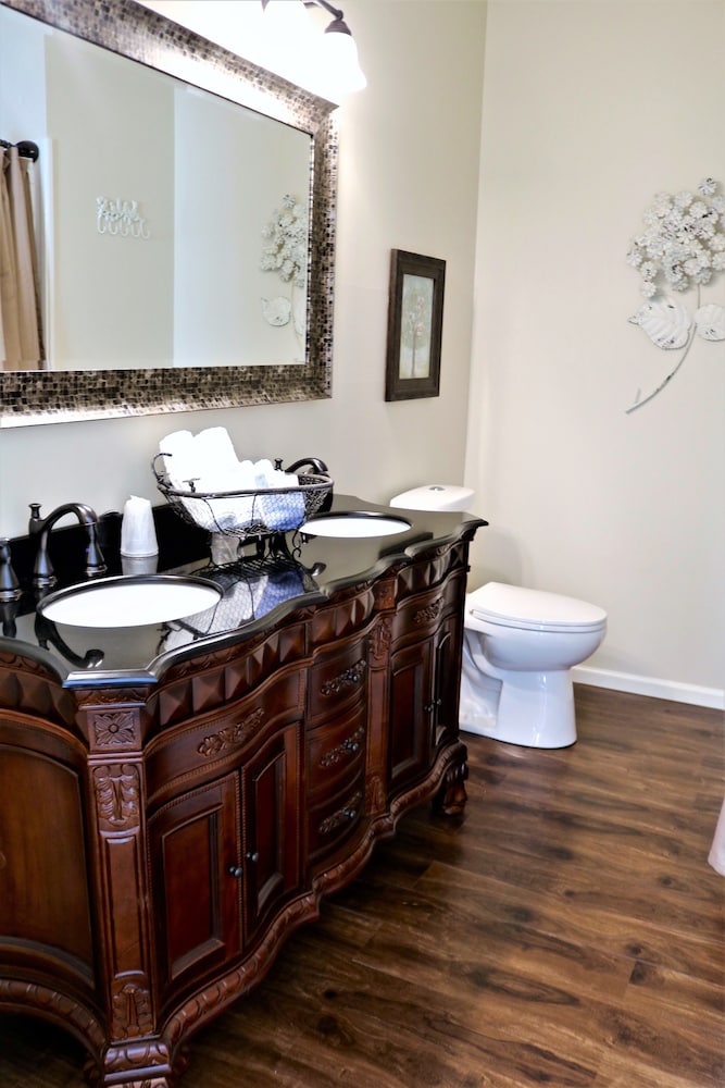 Bradford House Bed & Breakfast 50/54