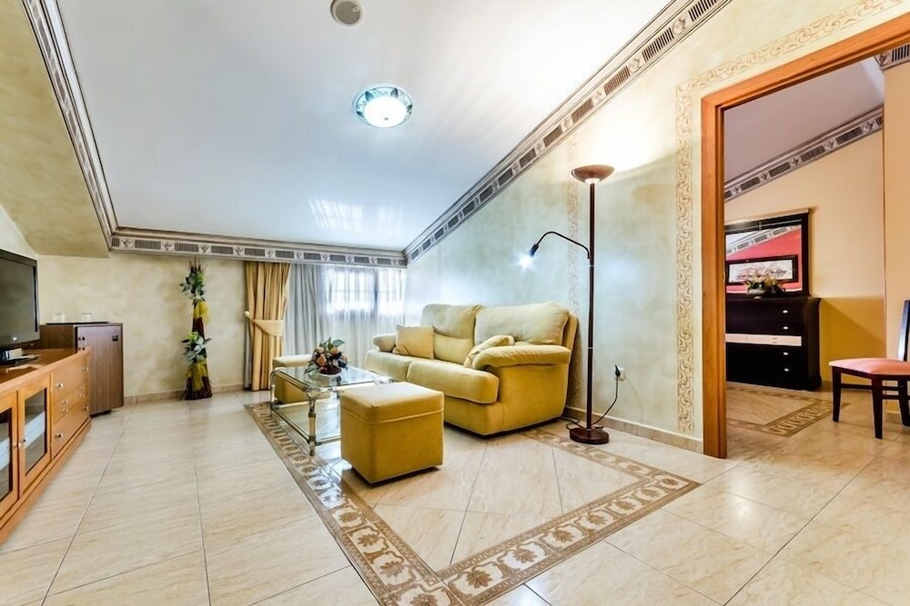 HOTEL CARLOS I - YUNCOS 5/61