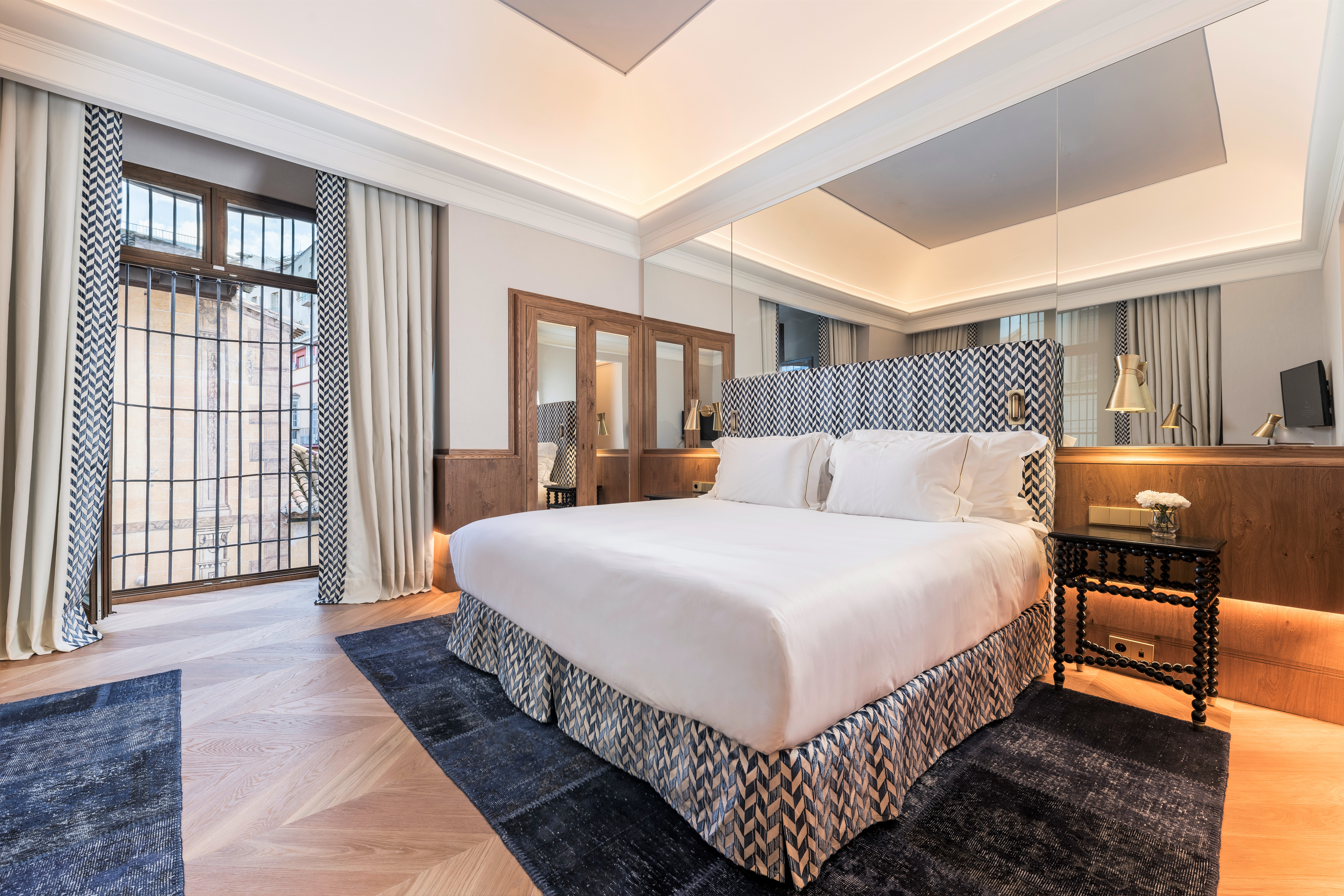 Suite, King Bed