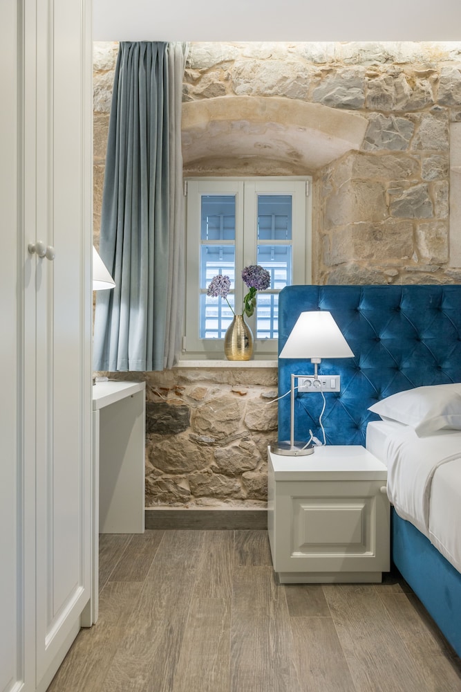 Stonemasons Heritage 43/44