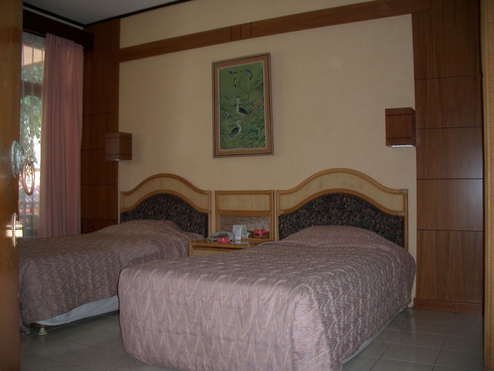 Puri Naga Beachfront Cottages 19/65