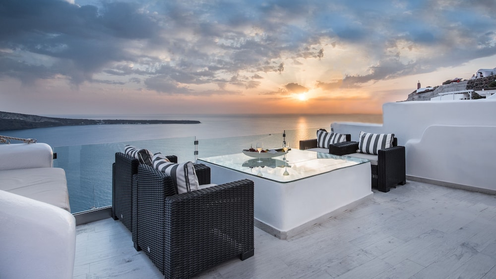 Hyperion Oia Suites 39/45