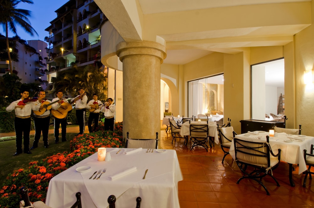 Velas Vallarta Suites Resort All Inclusive 95/99