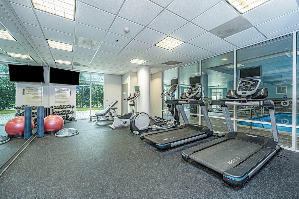 Holiday Inn Express Hotel And Suites Charleston Arpt Conv Ctr Area 31/67
