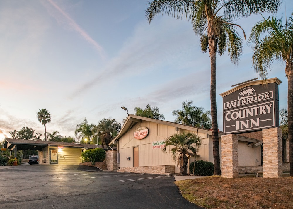 Fallbrook Country Inn 4/65