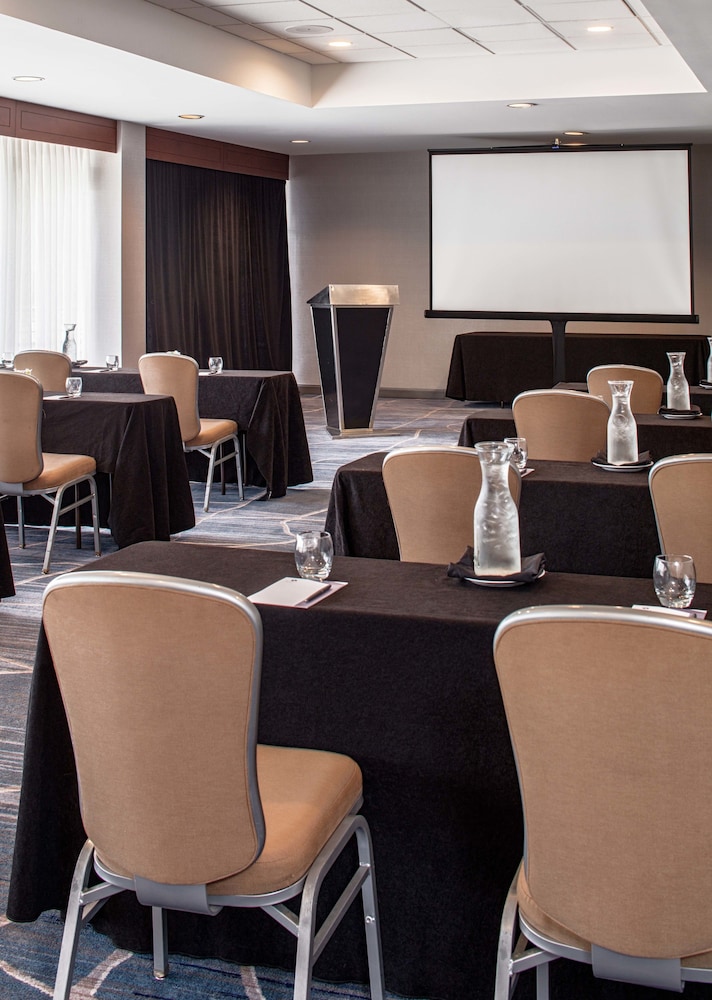 Sonesta Hotel Houston IAH Airport 22/34