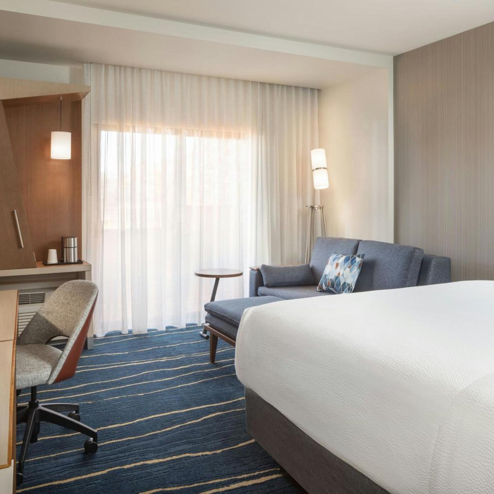Room, King Bed, Balcony or Patio