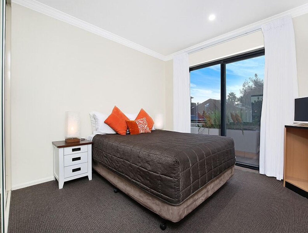 Wollongong Serviced Apartments 8/27