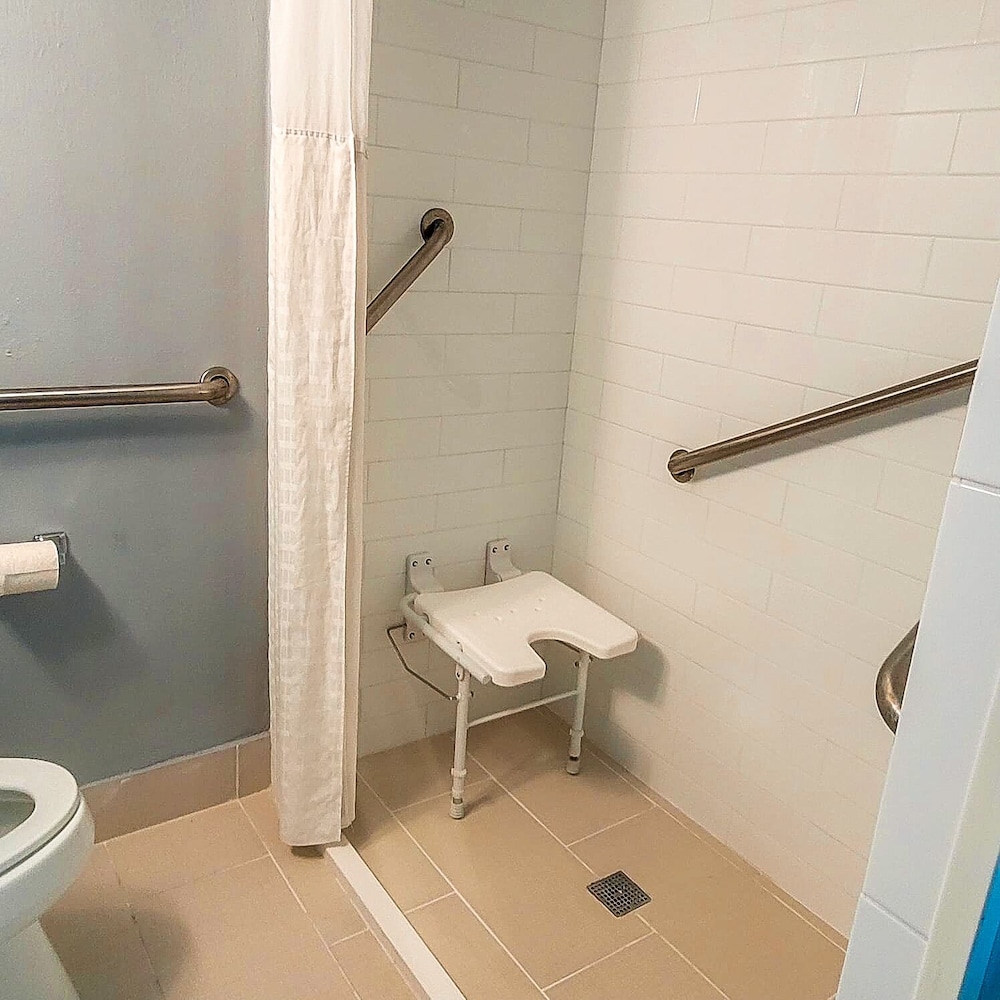 Comfort Inn Hyannis - Cape Cod 9/39