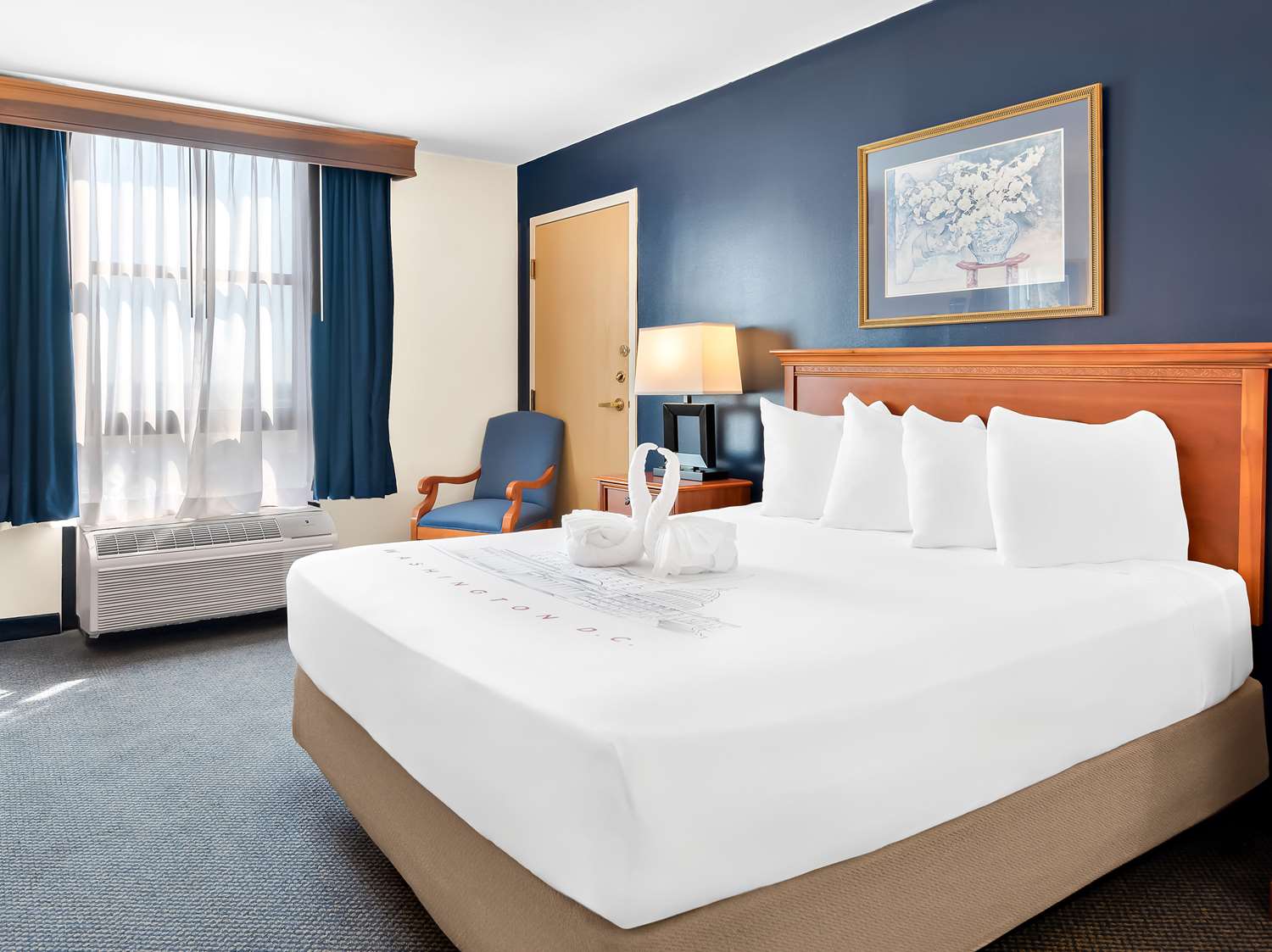 Room, Queen Bed, Executive Level, Bathtub, Accessible
