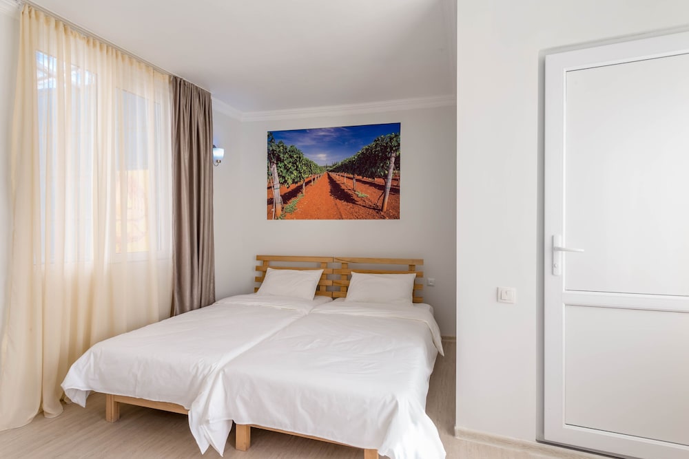 Hotel Tato 12/50