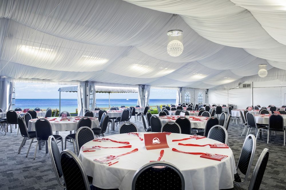 Tangalooma Island Resort 27/54