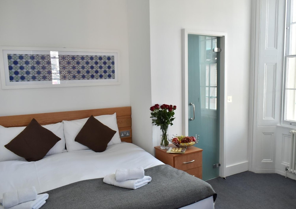 PRINCE WILLIAM HOTEL 24/55