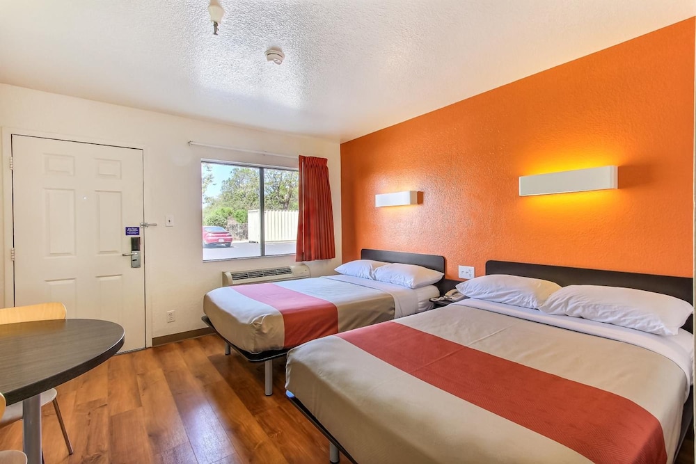 Motel6 Watsonville, CA - Monterey Area 21/64