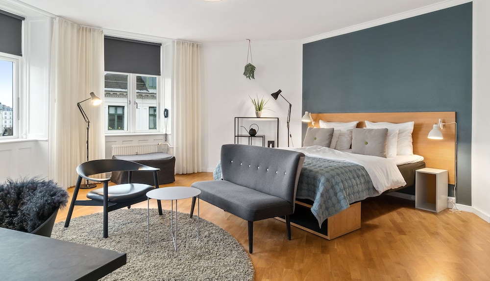 Ibsens Hotel 19/51