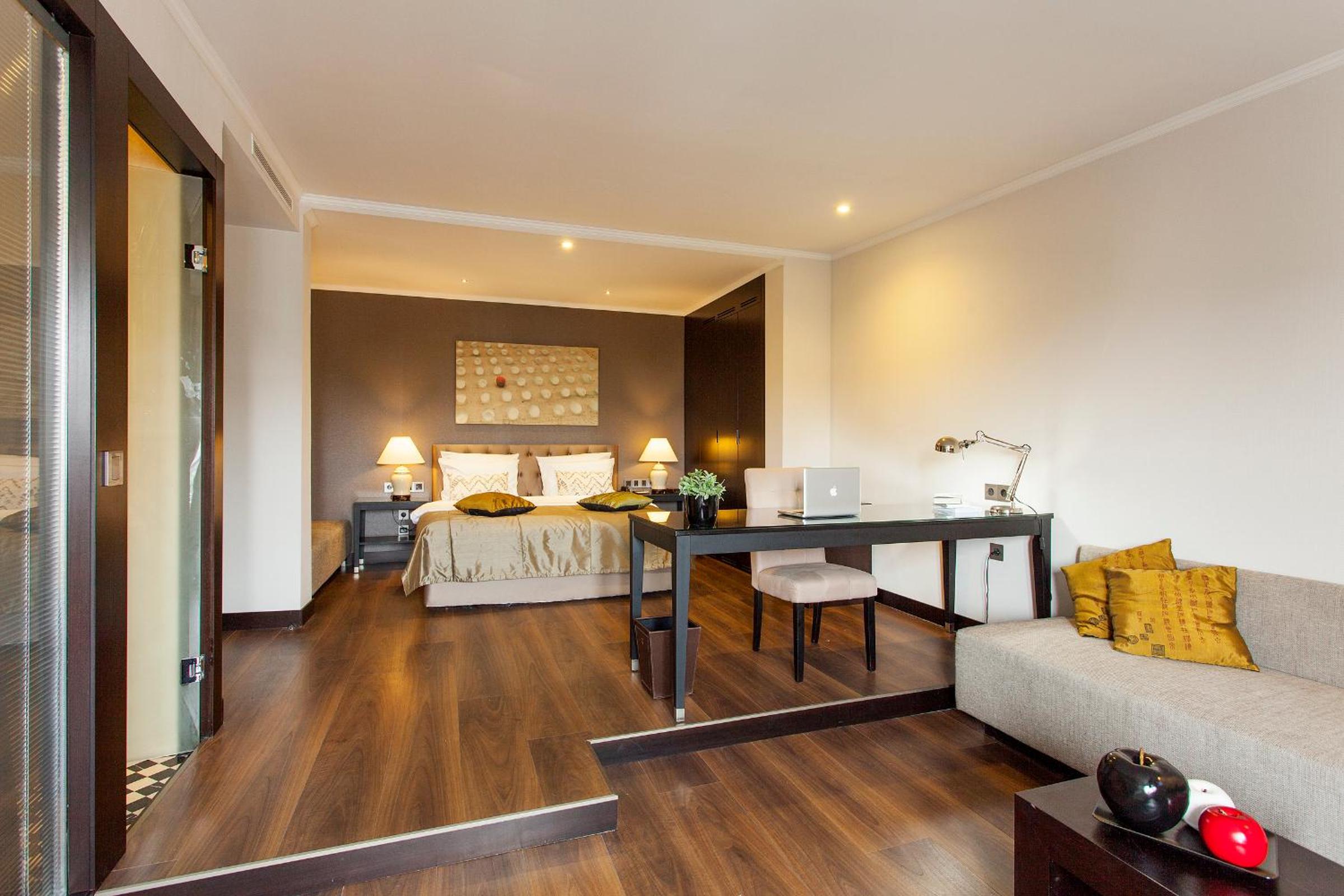 Junior Suite, King Bed