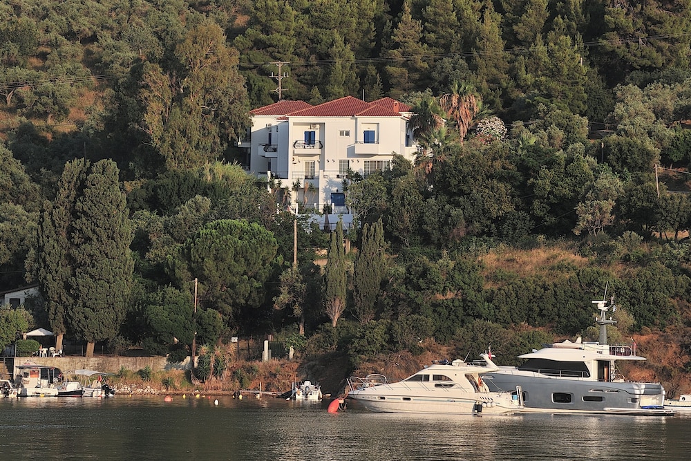 Anamar Skiathos 30/48