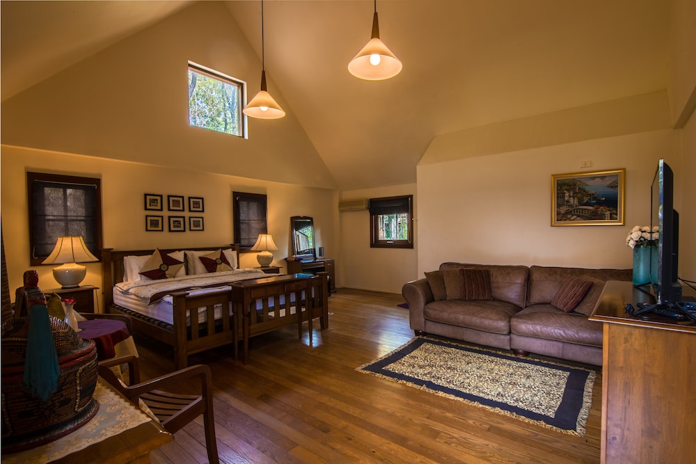 Teakwood Villa 11/26