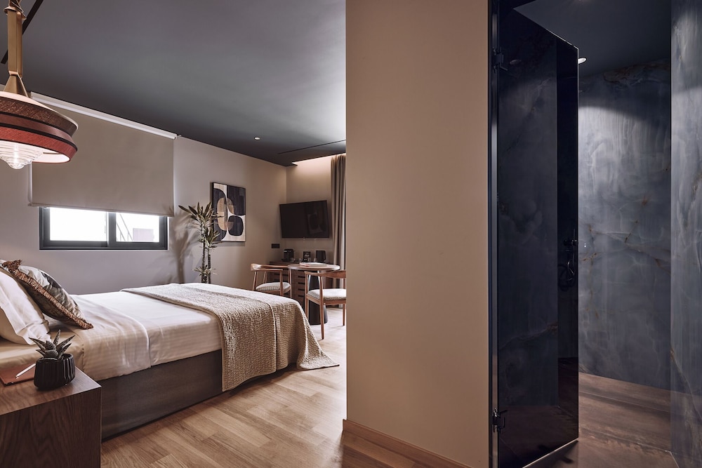 Cama Luxury Suites 20/58