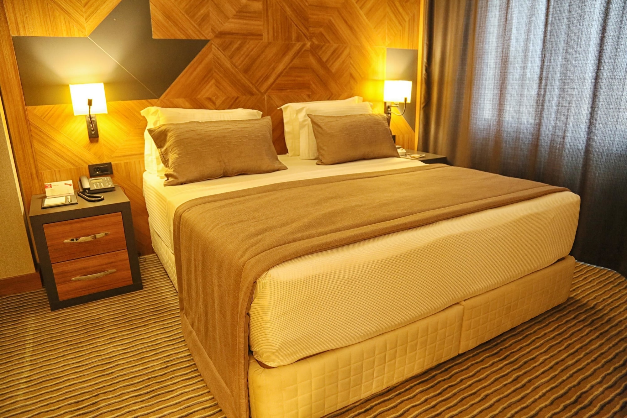 Room, King Bed