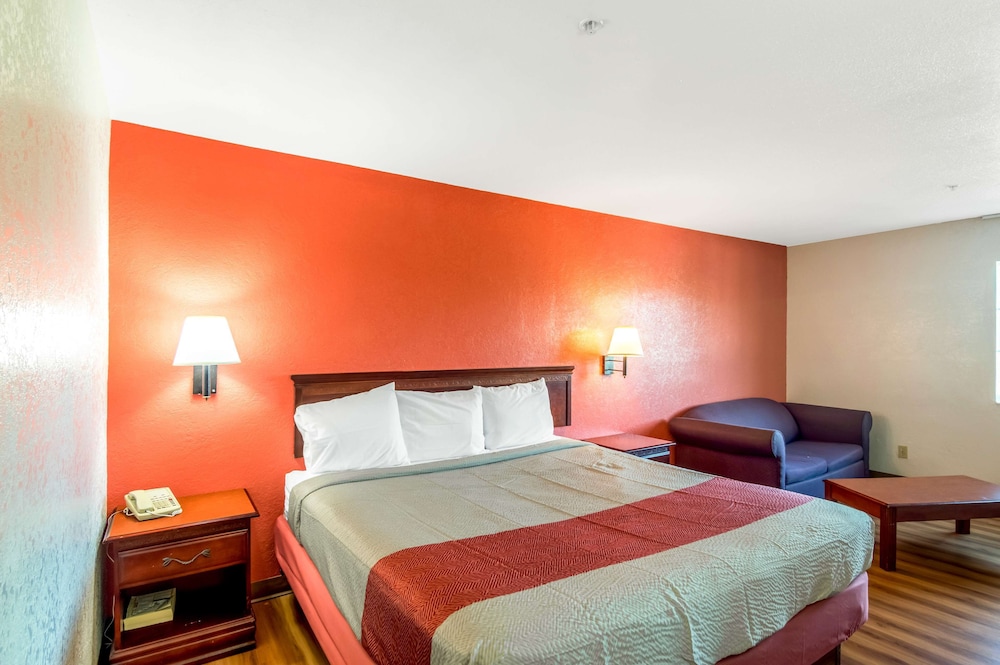 DELUXE, SUITE, KING BED