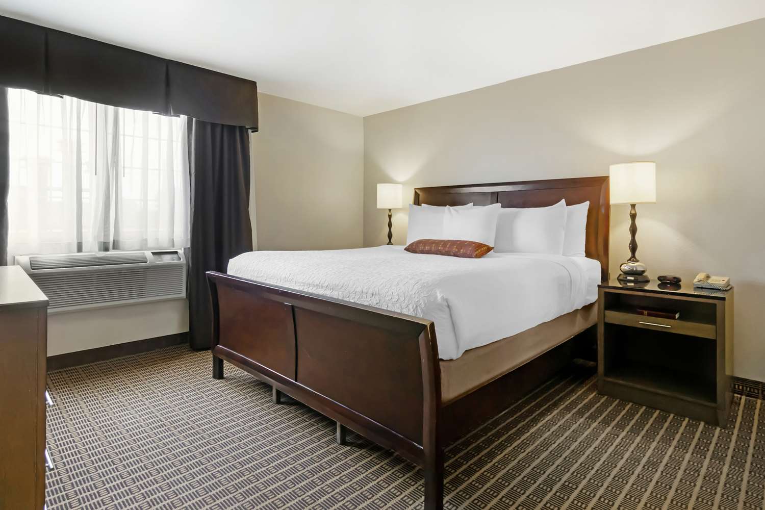 Best Western Plus Yakima Hotel 15/61