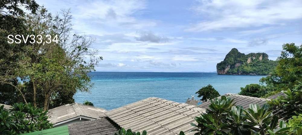 Phi Phi Cozy Seafront Resort 61/67
