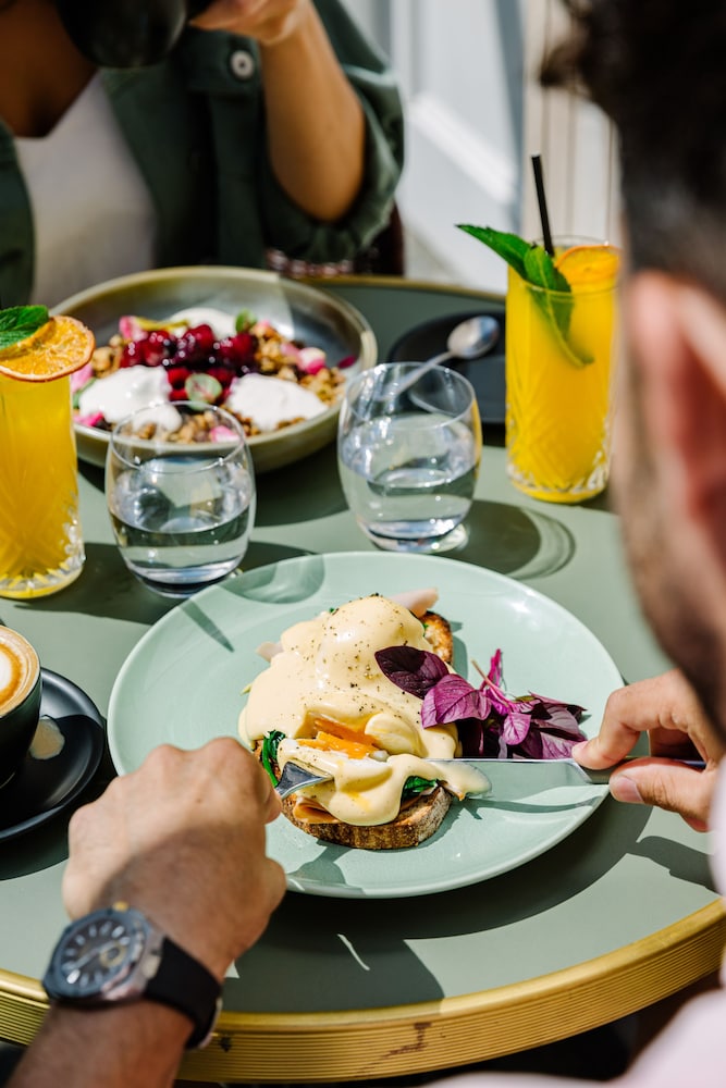 Coogee Bay Hotel Pub Style 35/50