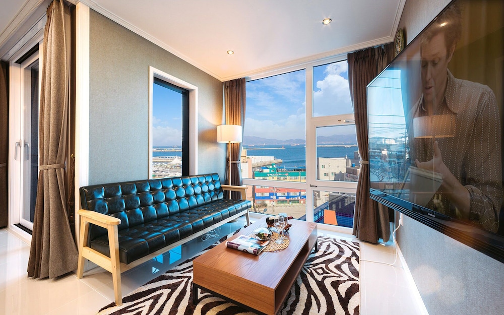 Yeosu Paradise Spa Pension 28/50