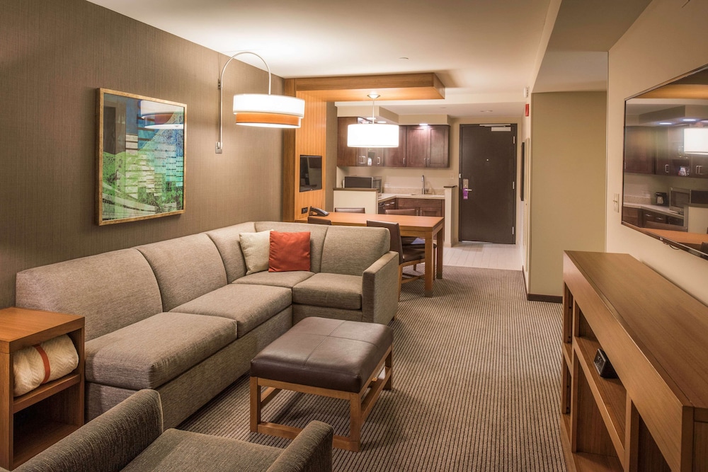 Hyatt Place Cleveland Westlake Crocker Park 46/66